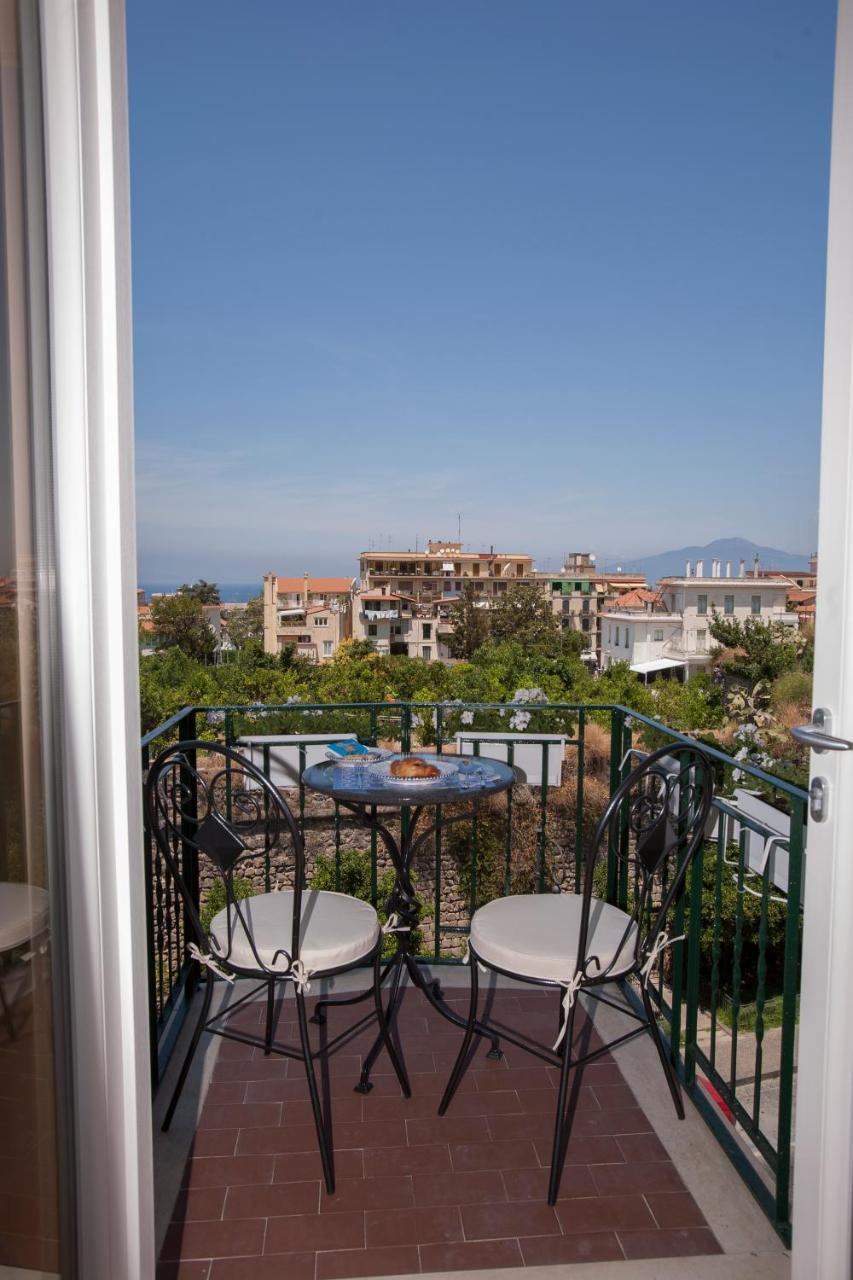 Golfo Delle Sirene Bed & Breakfast Sorrento Exterior photo